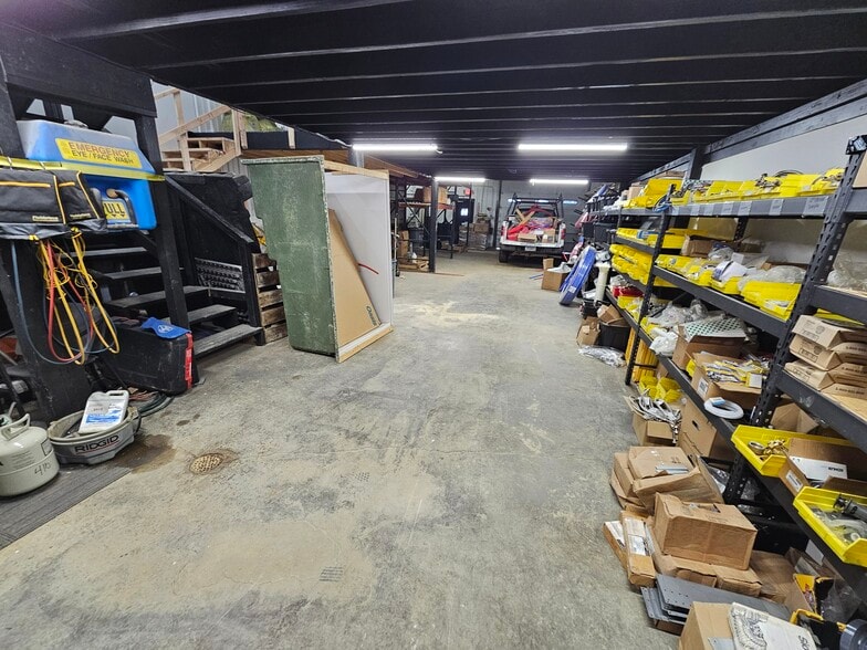 More Photos Of 2117 W Morris St, Indianapolis Warehouse For Sale