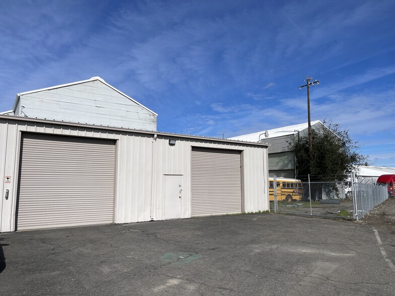 Primary Photo Of 108 N East St, Woodland Warehouse For Lease