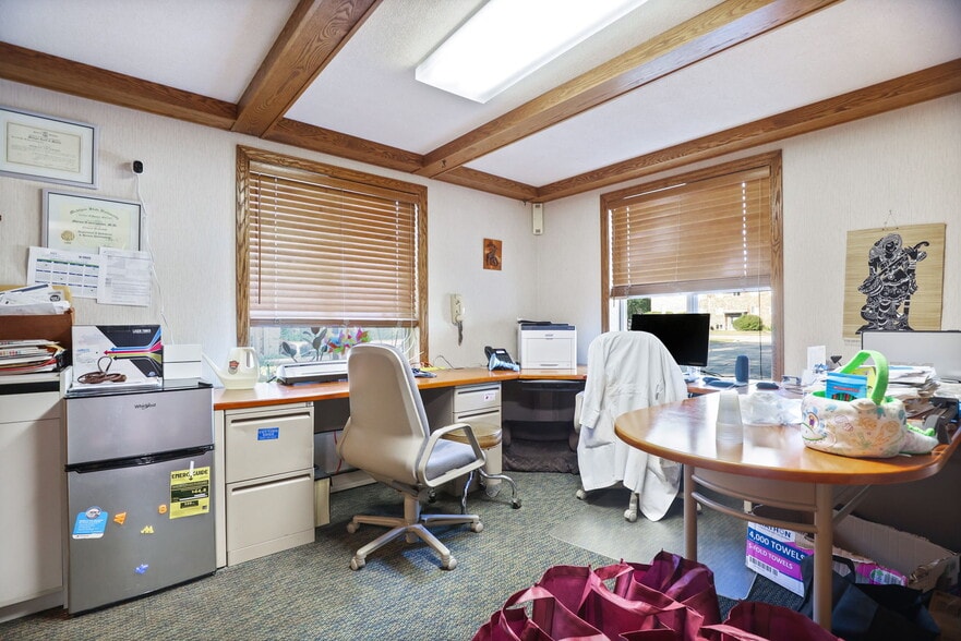 More Photos Of 2215 N Center Rd, Saginaw Office For Sale