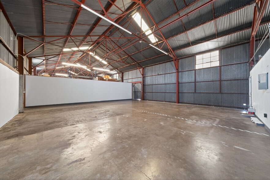 More Photos Of 1102 W Laurel St, San Antonio Warehouse For Lease