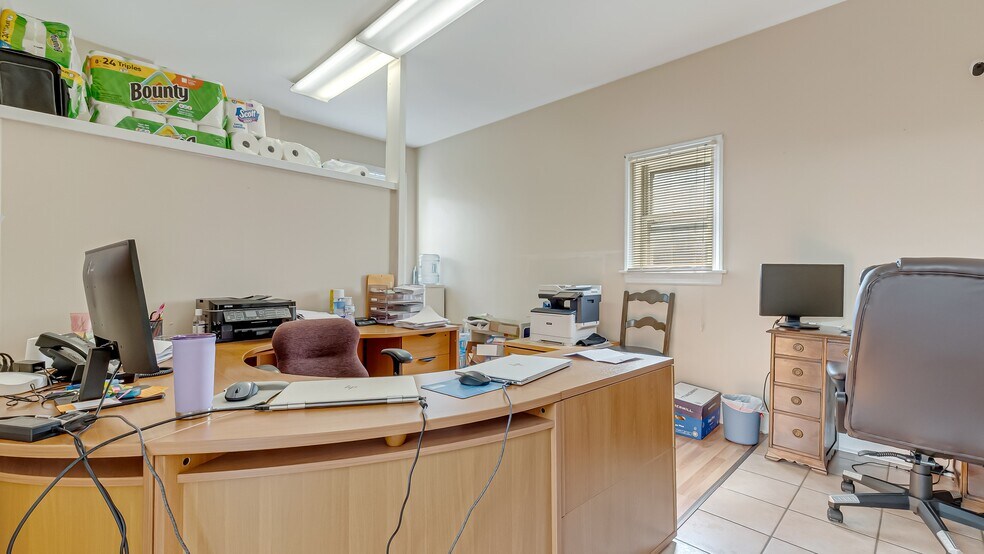 More Photos Of 207 W Broad St, Bethlehem Office For Sale