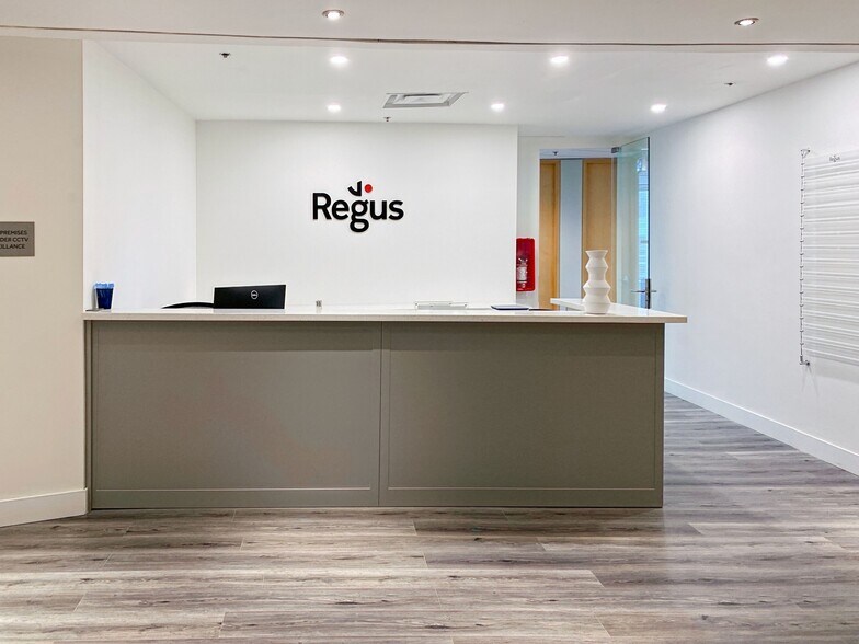 More Photos Of 125 Commerce Valley Dr W, Markham Coworking Space