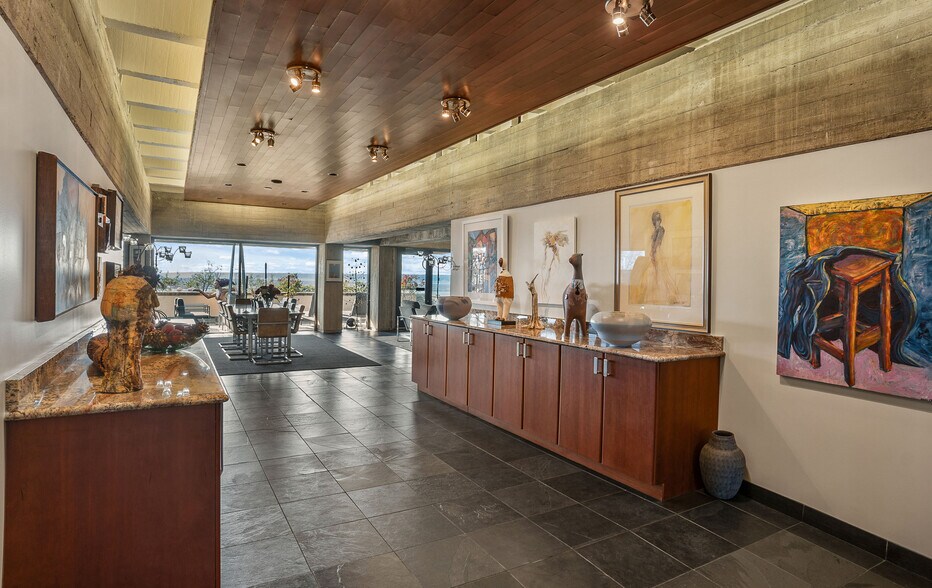 More Photos Of 916 Bay St, Beaufort Office For Sale
