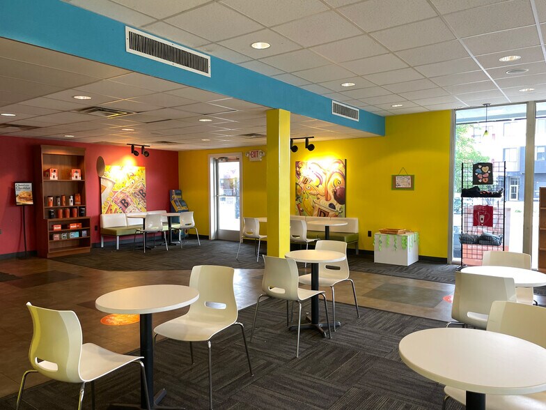 More Photos Of 3335 E Michigan Ave, Lansing Fast Food For Lease