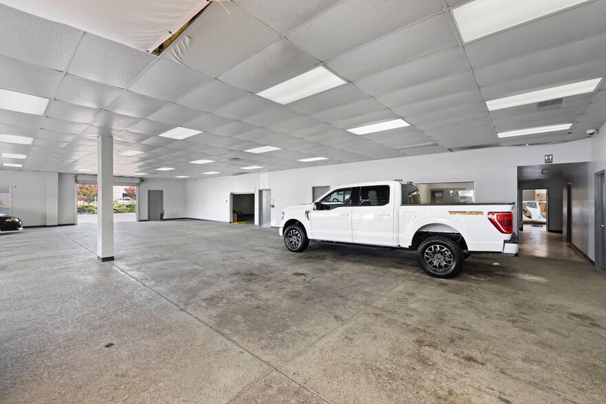 More Photos Of 820 Beckman Rd, Lodi Auto Repair For Sale
