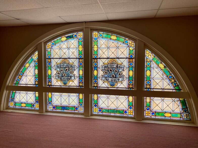 More Photos Of 212 N College Ave, Clarksville Religious Facility For Sale