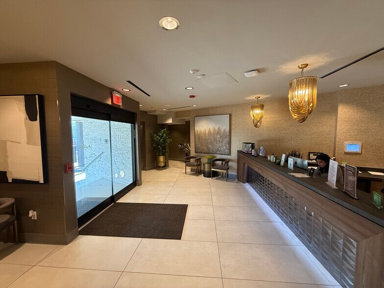 More Photos Of 4310 Roswell Rd NE, Atlanta Medical For Lease