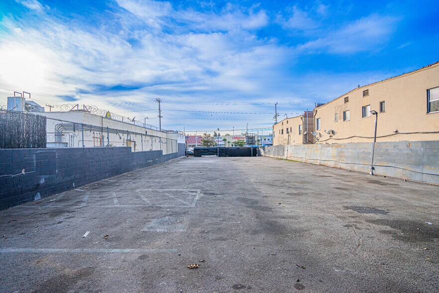 More Photos Of 1664 S Western Ave, Los Angeles Auto Dealership For Sale