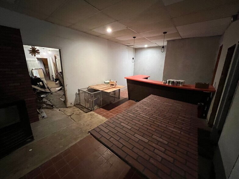 More Photos Of 839 Elizabeth Ave, Elizabeth Storefront For Sale