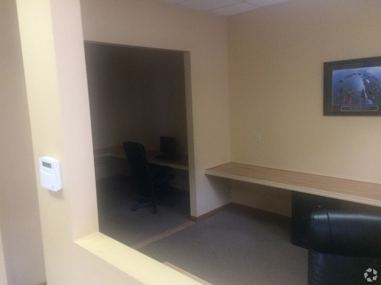 More Photos Of 2340 23rd St, Nitro Research And Development For Lease