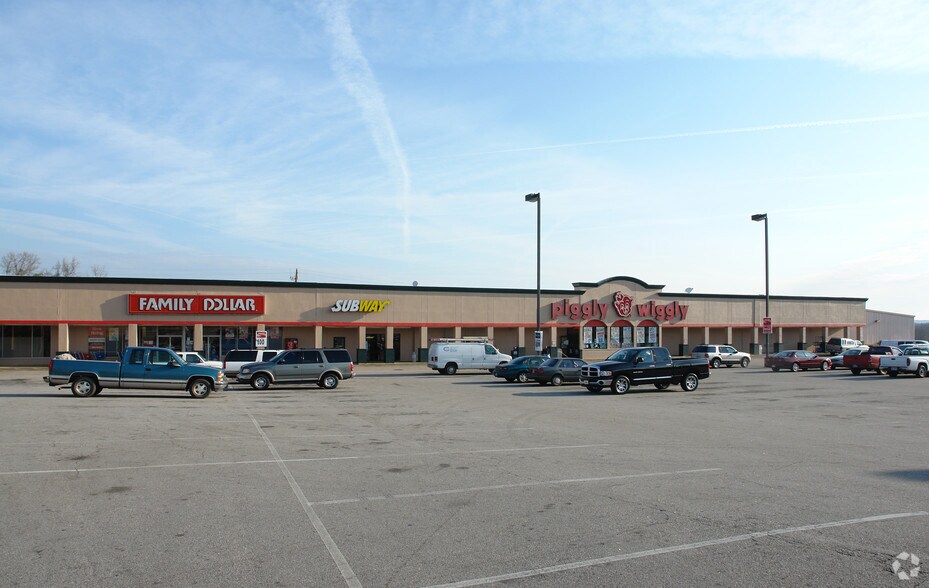 More Photos Of 416 W Main St, Manchester Storefront For Lease