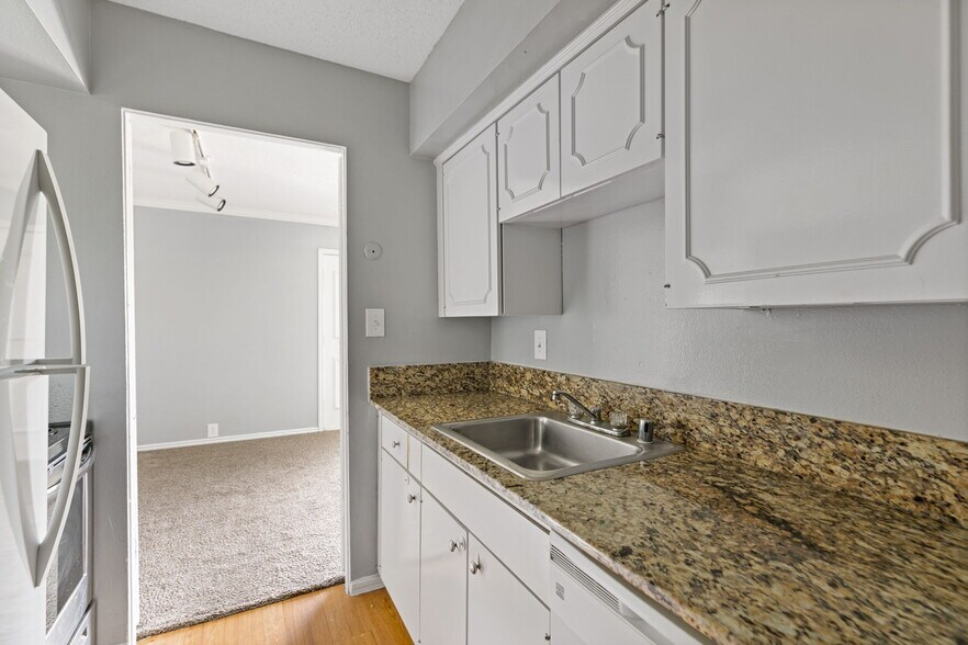 More Photos Of 3015 Greenridge Dr, Houston Apartments For Sale