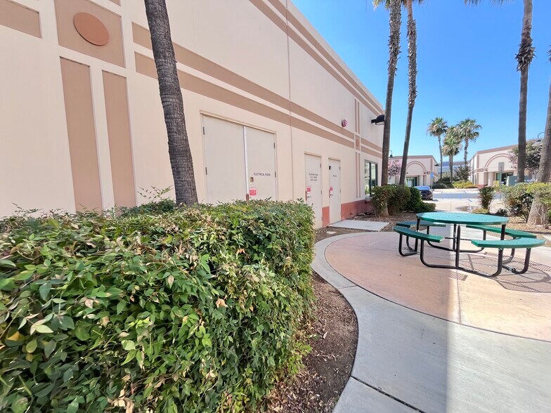 More Photos Of 1935 Chicago Ave, Riverside Office For Sale