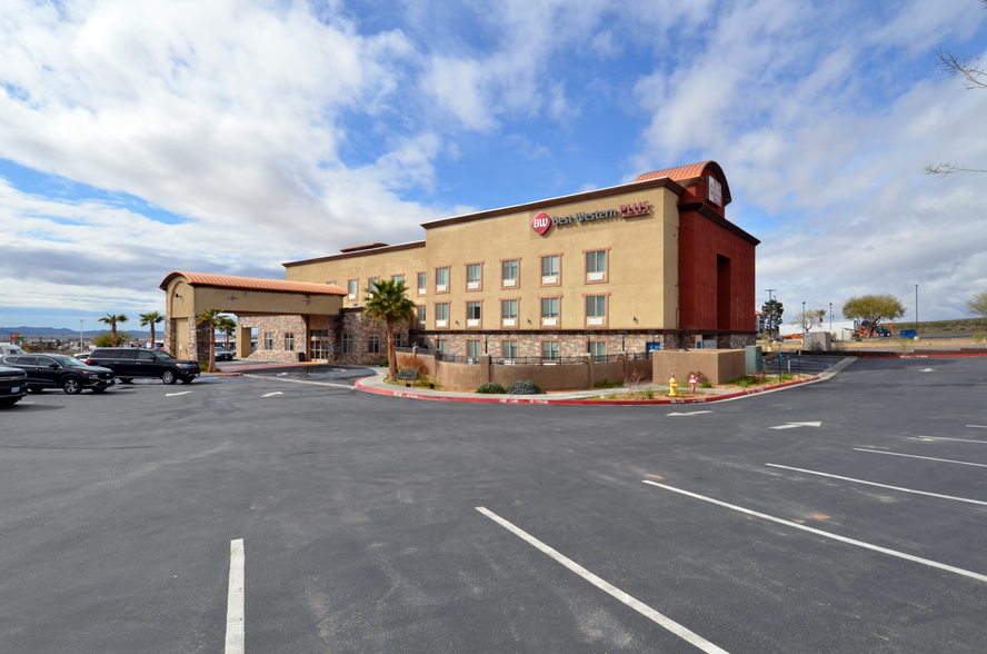 Primary Photo Of 2565 Commerce Pky, Barstow Hotel For Sale