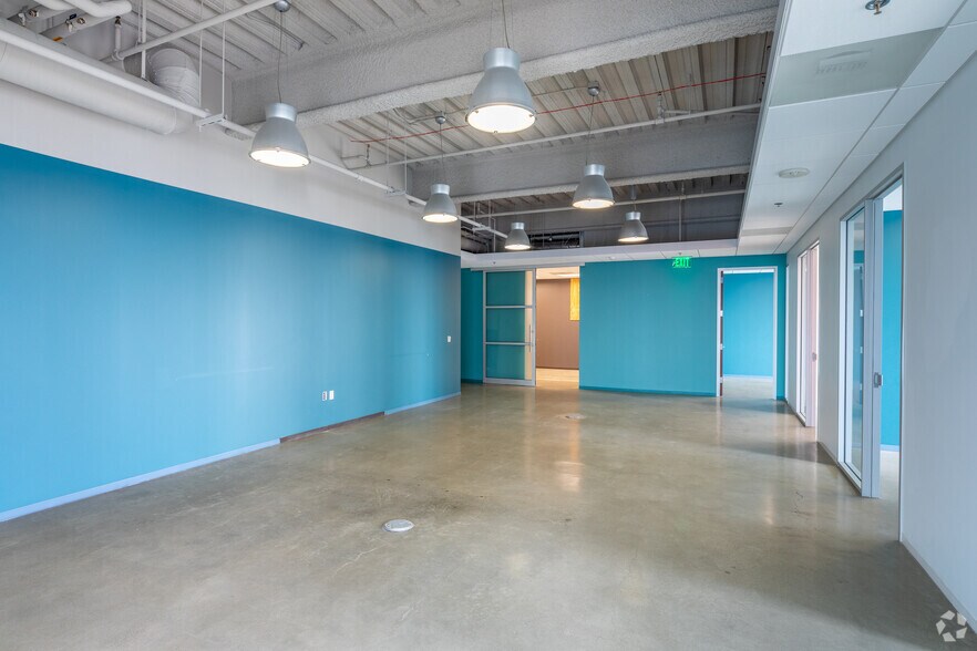 Photo of 9th Floor Ste 960