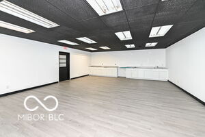 More Photos Of 2401 S Monroe St, Muncie Manufacturing For Sale
