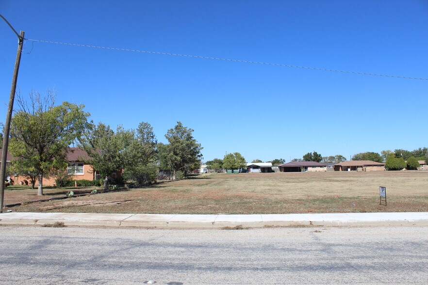 More Photos Of 1 SE 2nd St, Tulia Land For Sale