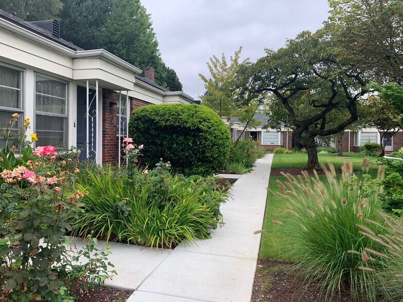 Primary Photo Of 610 SE Cesar E Chavez Blvd, Portland Apartments For Sale