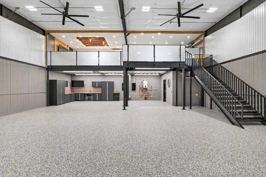 More Photos Of 663 Valerie Ave, Hudson Specialty For Sale