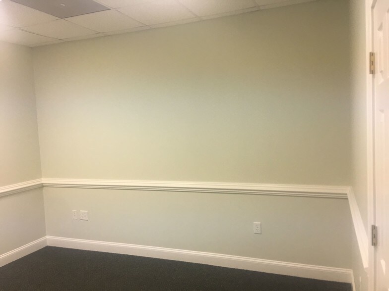 More Photos Of 807 S Laurel St, Springfield Medical For Lease