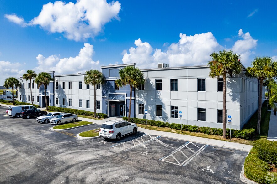 Primary Photo Of 3700 Commerce Blvd, Kissimmee Flex For Lease