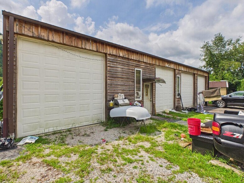 More Photos Of 8031 Ky Route 122, Minnie Warehouse For Sale