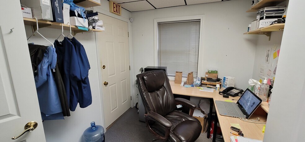 More Photos Of 149 Durham Rd, Madison Coworking Space