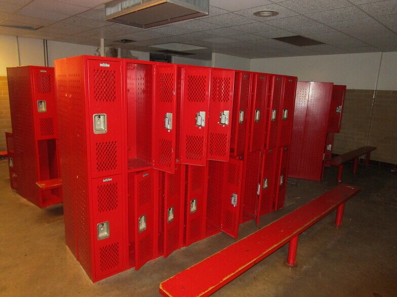 More Photos Of 700 W Houston St, Marshall Schools For Sale