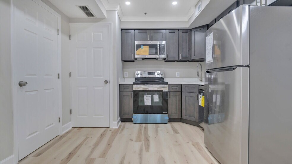 More Photos Of 323 8th St NE, Washington Apartments For Sale