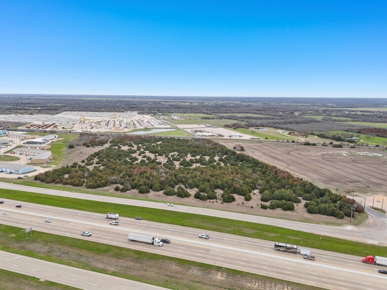 More Photos Of 27.65 Acres on S IH35, Elm Mott Land For Sale