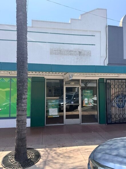 More Photos Of 900-1002 San Fernando Rd, San Fernando General Retail For Lease