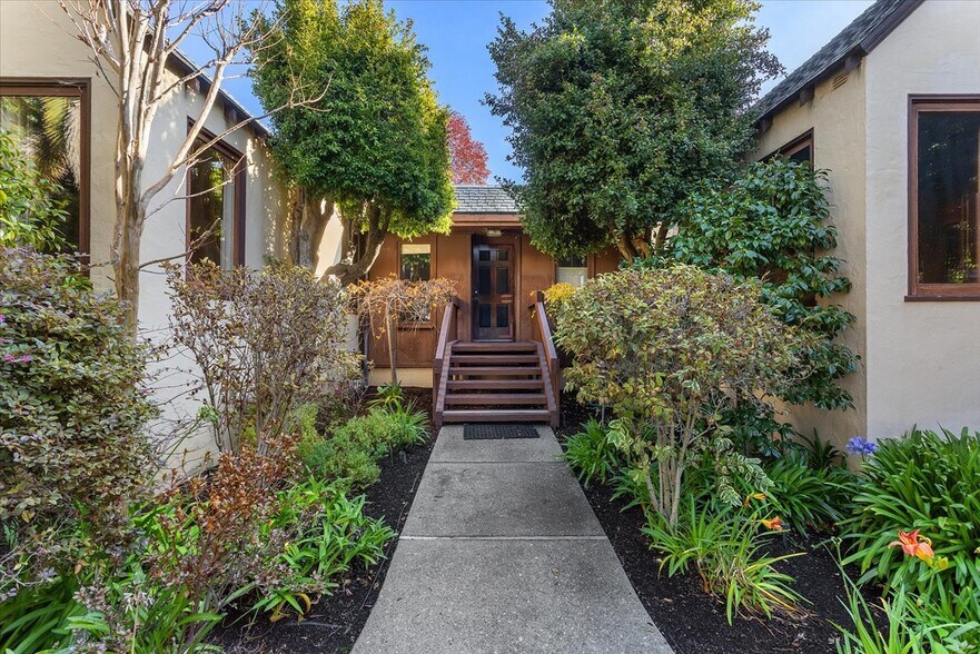 More Photos Of 2702 Dana St, Berkeley Medical For Sale
