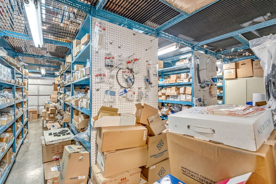 More Photos Of 750 Oakdale Rd, Toronto Flex For Sale