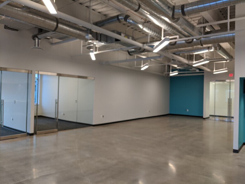 More Photos Of 150 W 2nd St, Royal Oak Office For Lease