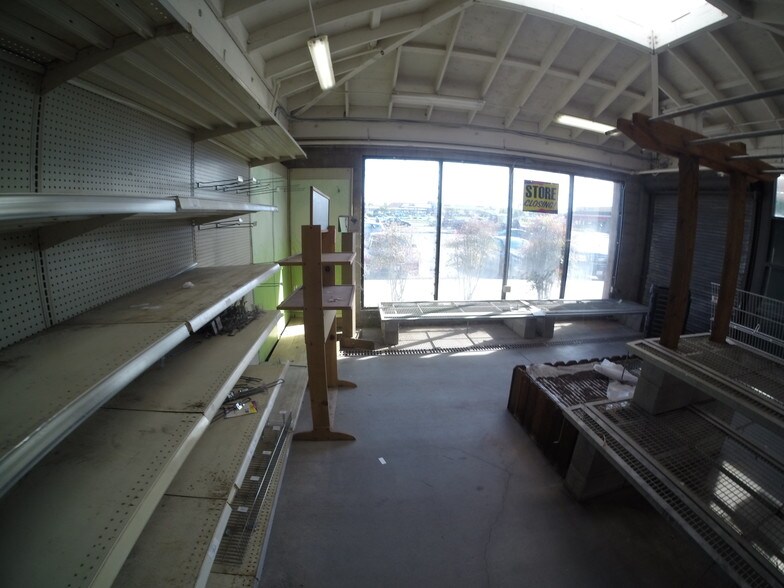 More Photos Of 1067 N Davis Rd, Salinas Garden Center For Lease