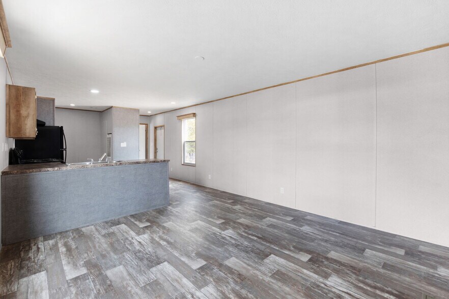 More Photos Of , Kingsland Specialty For Sale