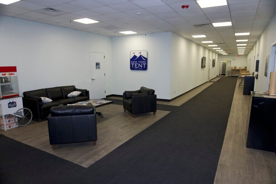 More Photos Of 110 Wilbur Pl, Bohemia Flex For Sale