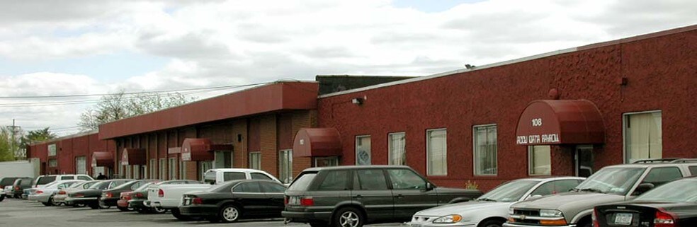More Photos Of 108-122 New South Rd, Hicksville Warehouse For Lease