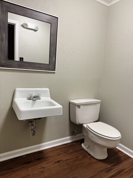 More Photos Of 223 W Carolina St, Tallahassee Office For Sale