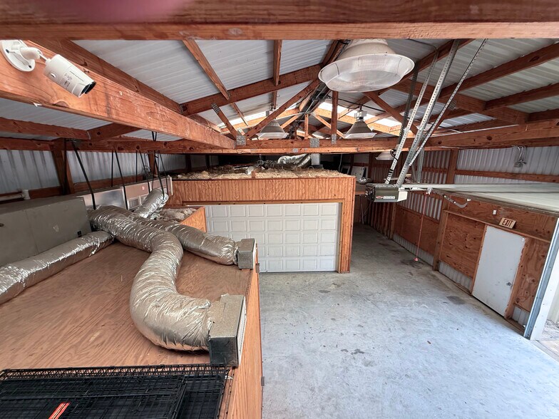 More Photos Of 1115 Chateau Woods Parkway Dr, Conroe Light Manufacturing For Lease