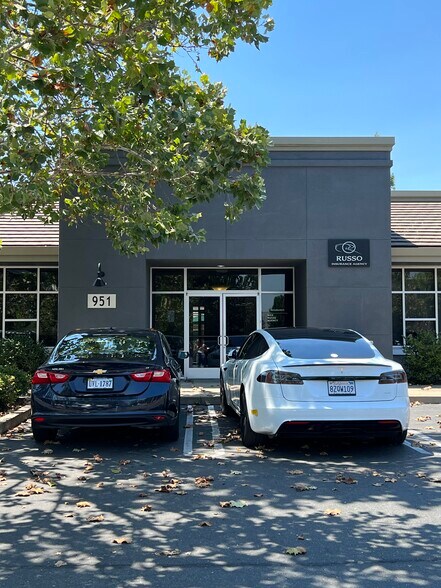 More Photos Of 951 Reserve Dr, Roseville Medical For Sale