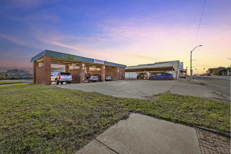 Primary Photo Of 108 E Main St, Itasca Carwash For Sale