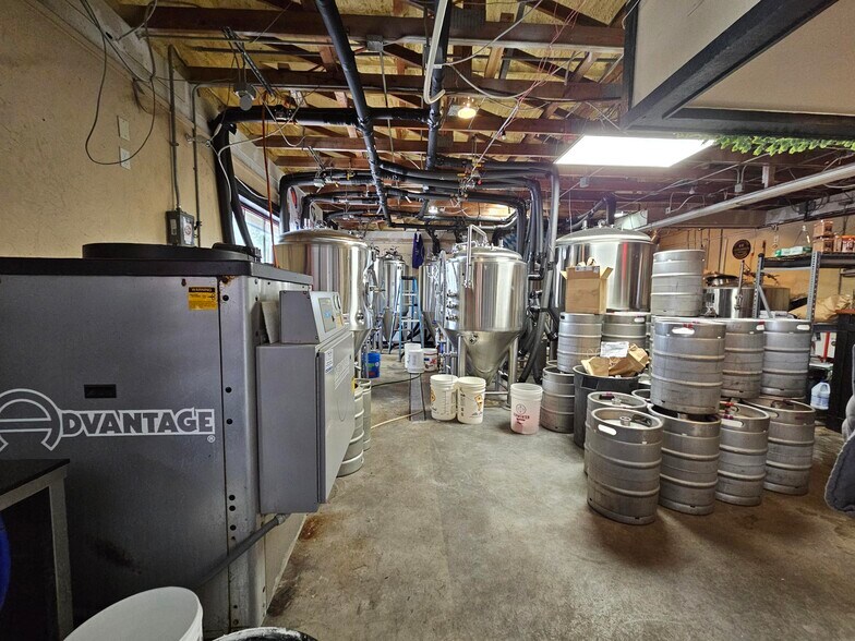 More Photos Of 2505 Manatee Ave E, Bradenton Restaurant For Sale