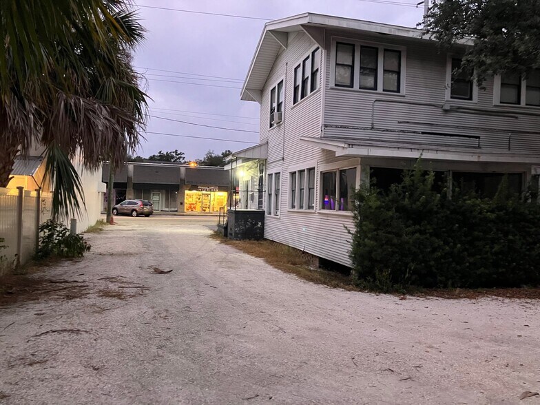 More Photos Of 2710-2714 S Macdill Ave, Tampa General Retail For Sale