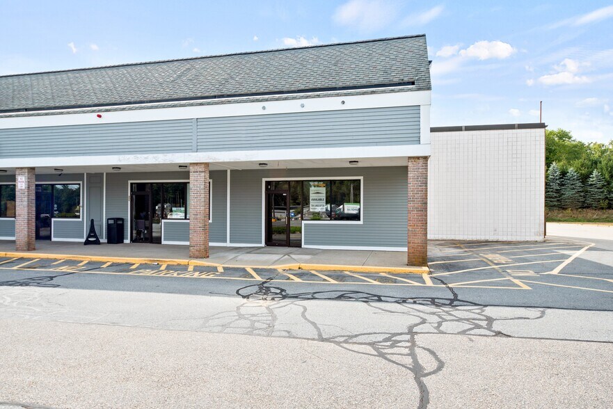 More Photos Of 160 N Main St, Carver Freestanding For Lease