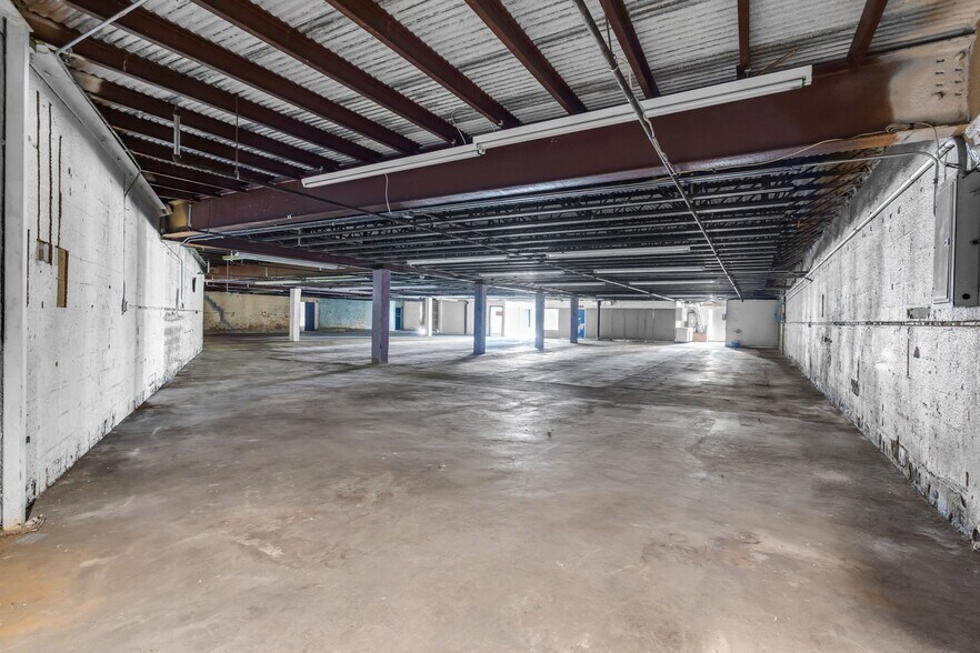 More Photos Of 7361-7391 NW 78th St, Medley Warehouse For Lease