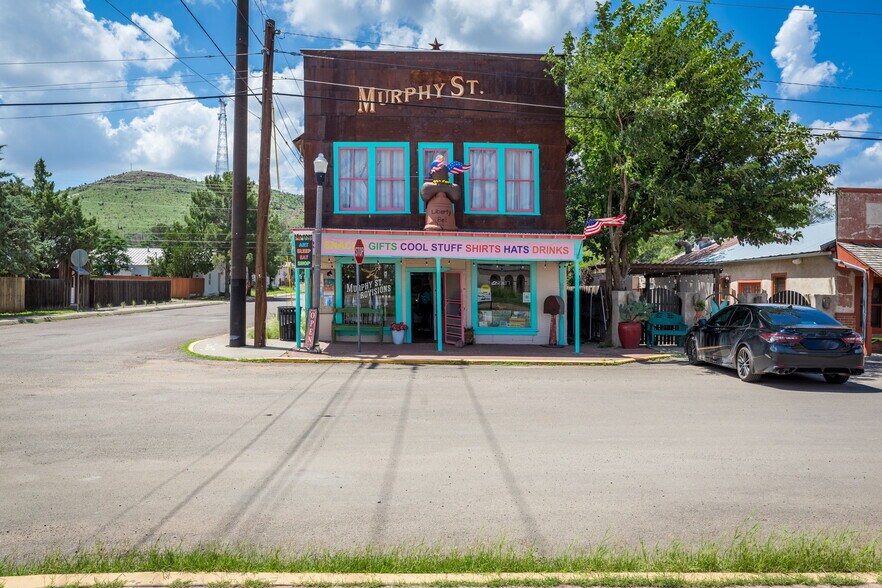 More Photos Of 100 W Murphy St, Alpine General Retail For Sale