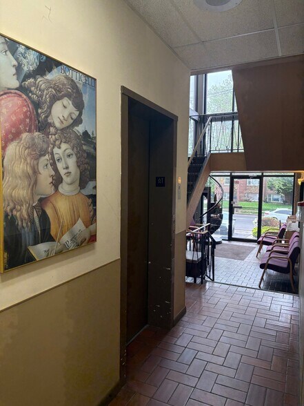 More Photos Of 700 N Broad St, Elizabeth Medical For Sale