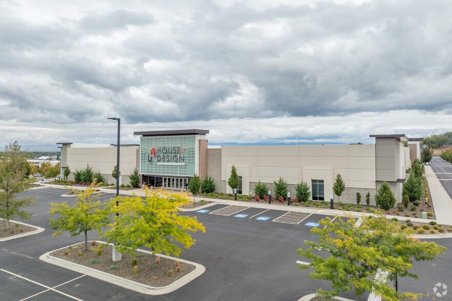 Primary Photo Of 1406 N Galleria Dr, Nampa Department Store For Sale