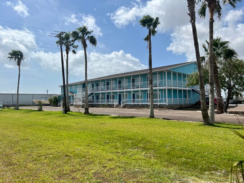 Primary Photo Of 1144 S Port Dr, Port Mansfield Hotel For Sale